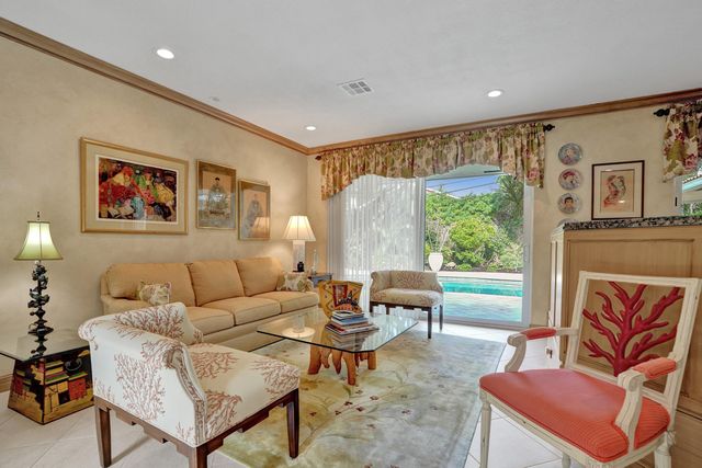 11 Tam O'shanter Lane, Fort Lauderdale, FL 33308