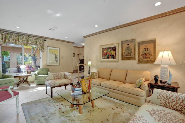 11 Tam O'shanter Lane, Fort Lauderdale, FL 33308