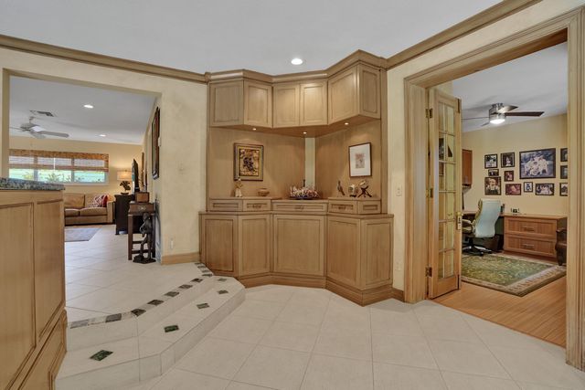 11 Tam O'shanter Lane, Fort Lauderdale, FL 33308