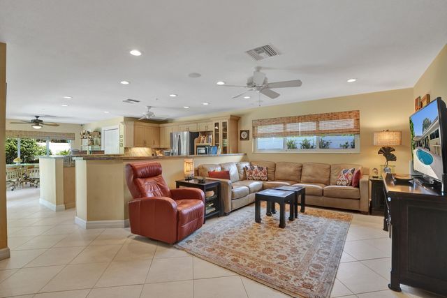 11 Tam O'shanter Lane, Fort Lauderdale, FL 33308