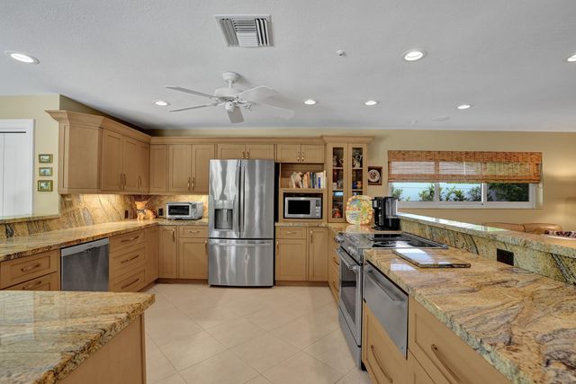 11 Tam O'shanter Lane, Fort Lauderdale, FL 33308