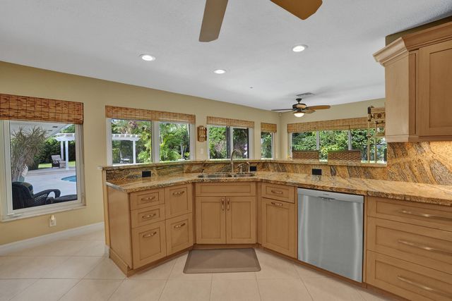 11 Tam O'shanter Lane, Fort Lauderdale, FL 33308
