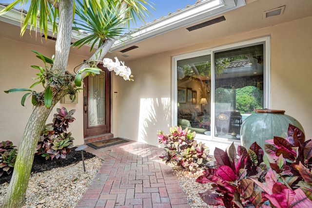11 Tam O'shanter Lane, Fort Lauderdale, FL 33308