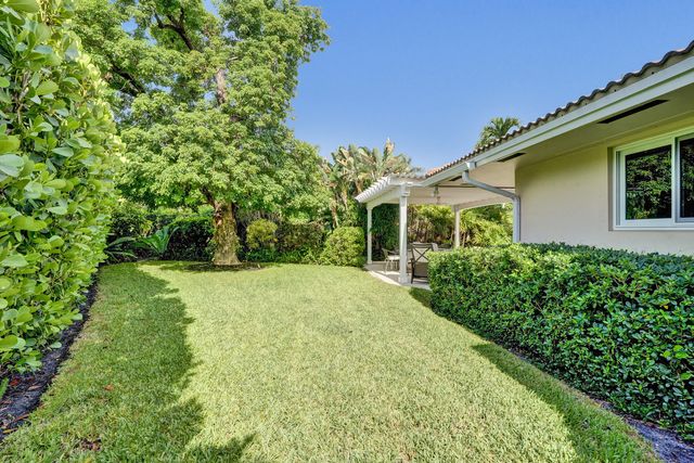 11 Tam O'shanter Lane, Fort Lauderdale, FL 33308