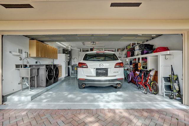 11 Tam O'shanter Lane, Fort Lauderdale, FL 33308