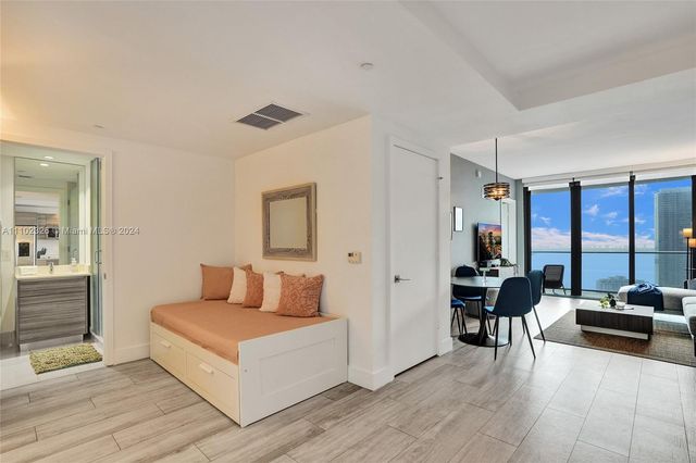 121 NE 34th St 2906, Miami, FL 33137