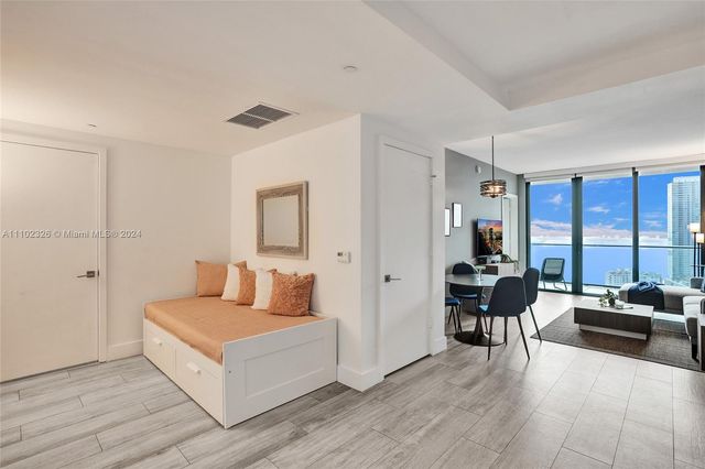 121 NE 34th St 2906, Miami, FL 33137