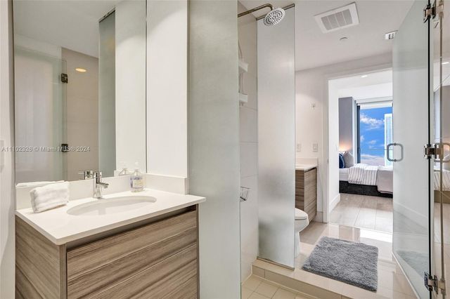 121 NE 34th St 2906, Miami, FL 33137