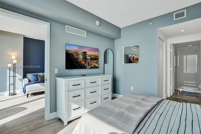 121 NE 34th St 2906, Miami, FL 33137