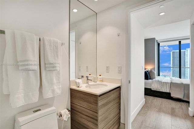 121 NE 34th St 2906, Miami, FL 33137