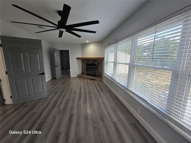 5942 52ND AVENUE N, Kenneth City, FL 33709