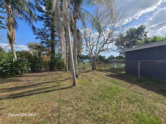 5942 52ND AVENUE N, Kenneth City, FL 33709