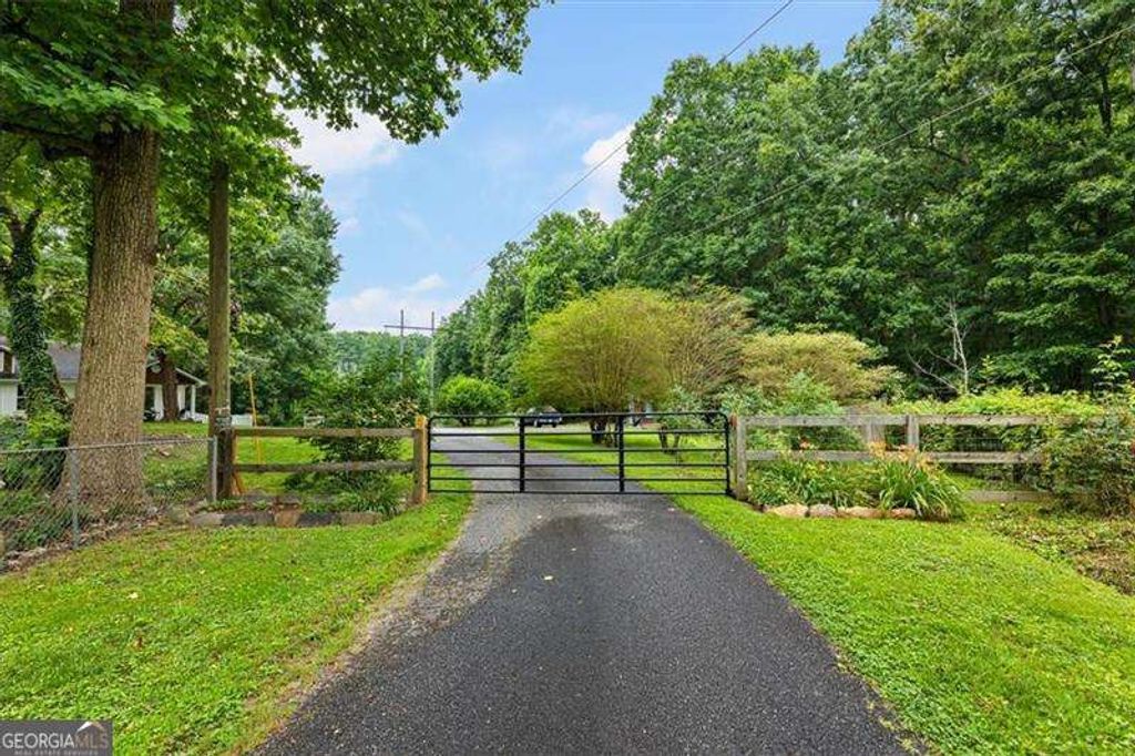 10 Dimsdale Lane, Alpharetta, GA 30004