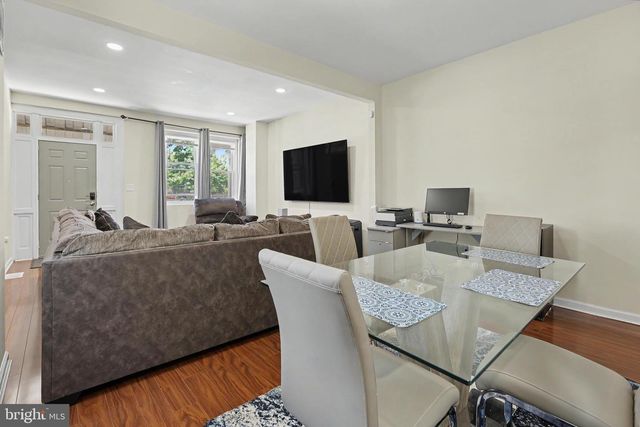 348 E BROAD ST, Burlington, NJ 08016