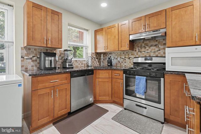 348 E BROAD ST, Burlington, NJ 08016