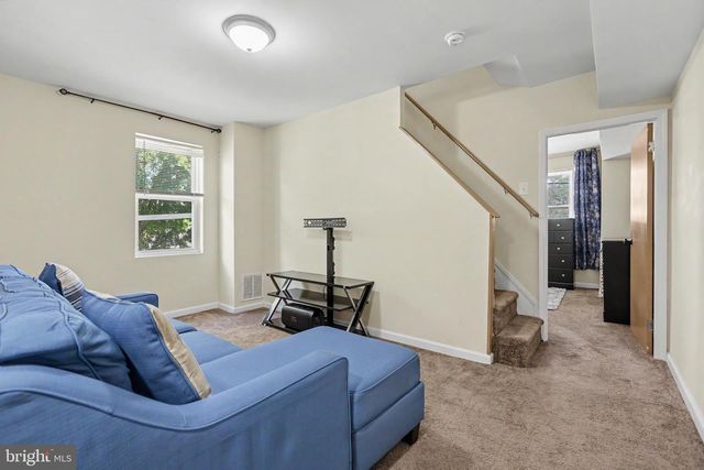 348 E BROAD ST, Burlington, NJ 08016