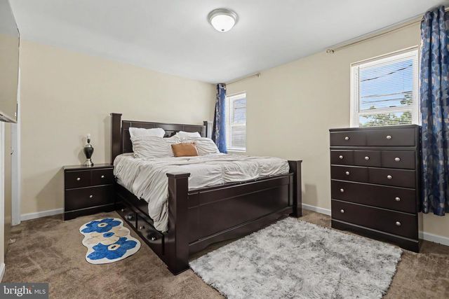 348 E BROAD ST, Burlington, NJ 08016