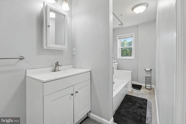348 E BROAD ST, Burlington, NJ 08016
