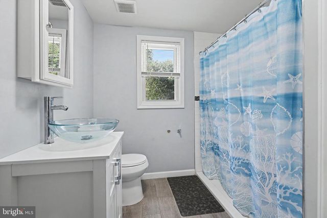 348 E BROAD ST, Burlington, NJ 08016
