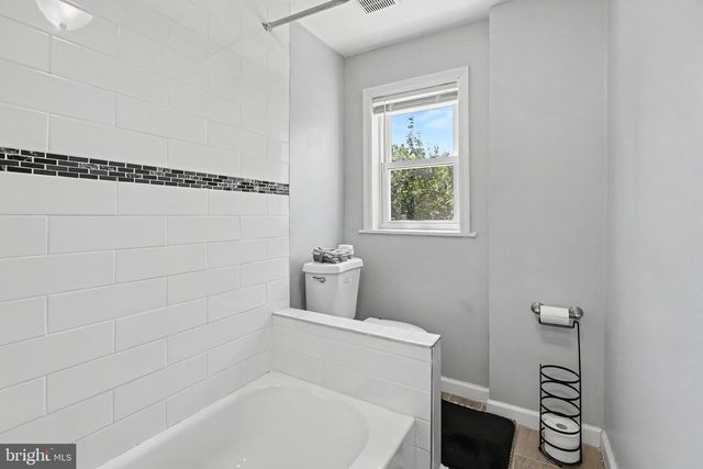 348 E BROAD ST, Burlington, NJ 08016