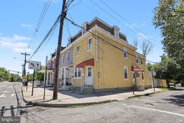 348 E BROAD ST, Burlington, NJ 08016
