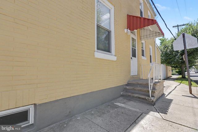 348 E BROAD ST, Burlington, NJ 08016
