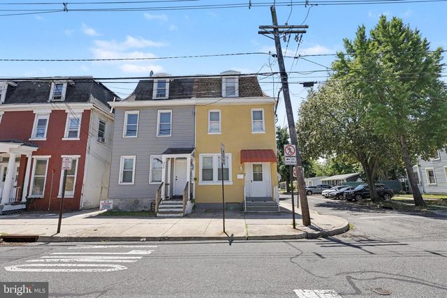 348 E BROAD ST, Burlington, NJ 08016