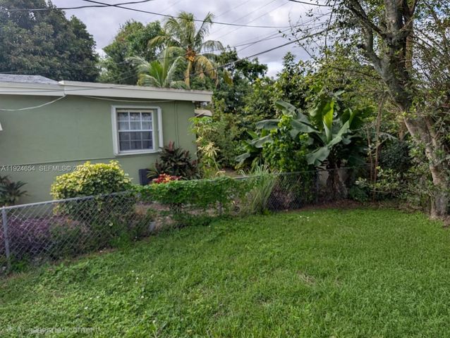 7231 Ramona St, Miramar, FL 33023