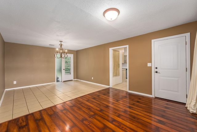 3219 E Skinner, Wichita, KS 67218
