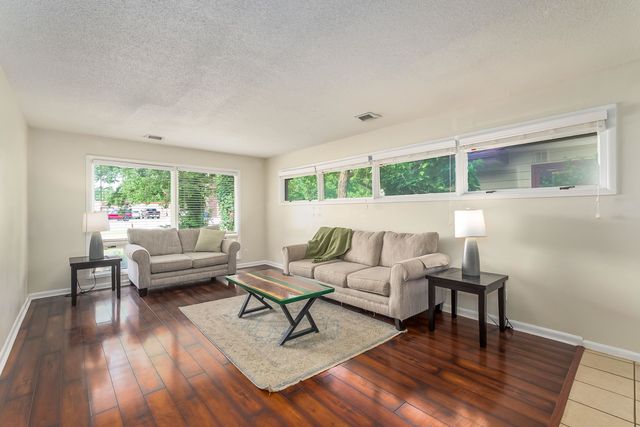 3219 E Skinner, Wichita, KS 67218