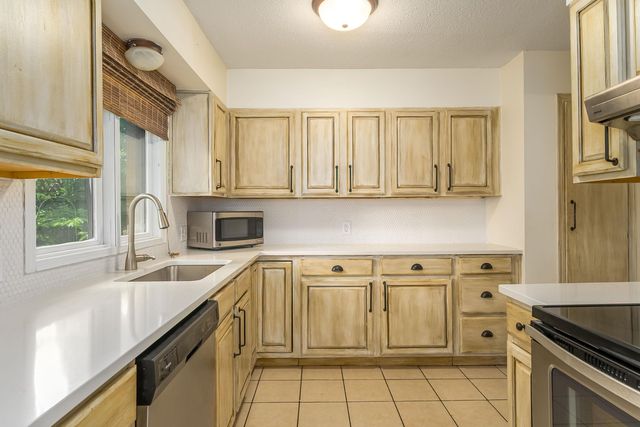 3219 E Skinner, Wichita, KS 67218
