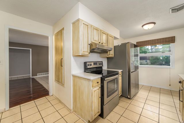 3219 E Skinner, Wichita, KS 67218