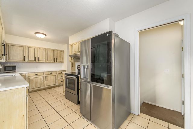 3219 E Skinner, Wichita, KS 67218