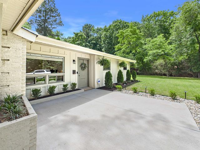 2615 Flakewood Road, Little Rock, AR 72207