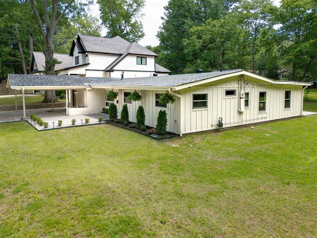2615 Flakewood Road, Little Rock, AR 72207