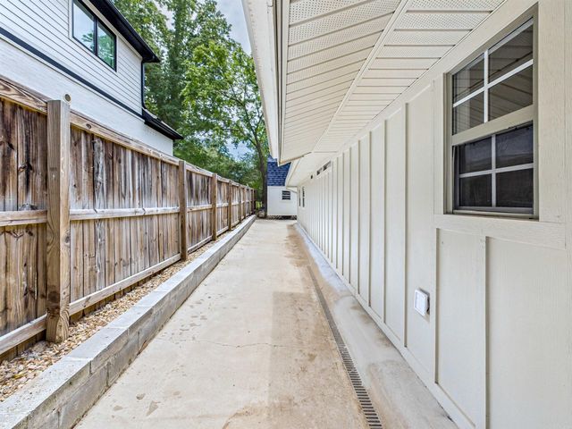 2615 Flakewood Road, Little Rock, AR 72207