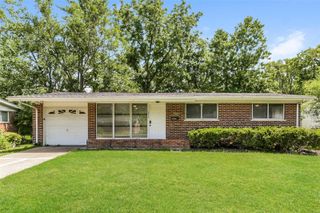 10422 Hallwood Drive, St Louis, MO 63136