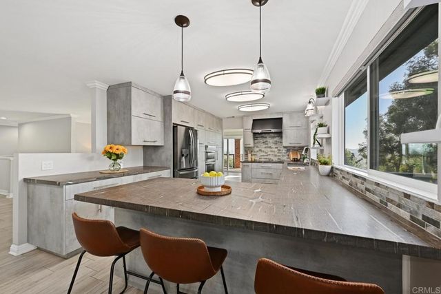 1118 Orangewood Drive, Escondido, CA 92025