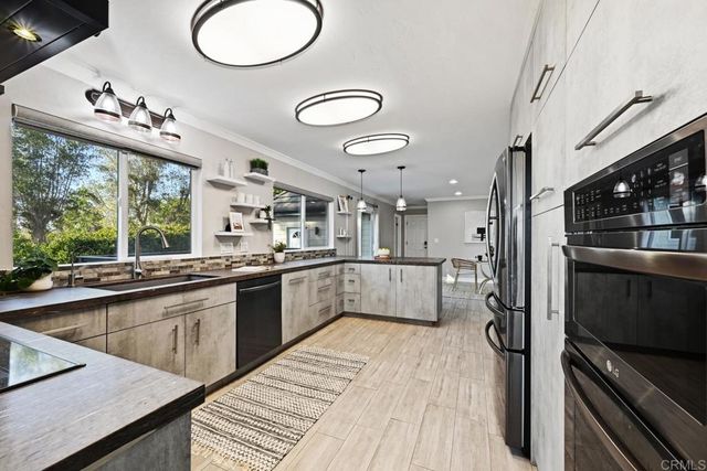 1118 Orangewood Drive, Escondido, CA 92025