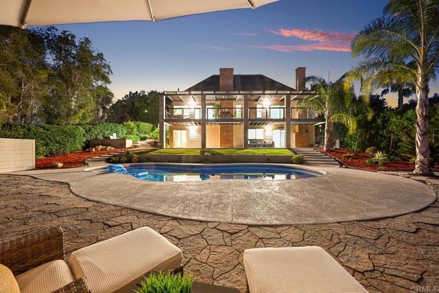 1118 Orangewood Drive, Escondido, CA 92025