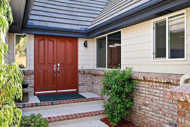 1118 Orangewood Drive, Escondido, CA 92025