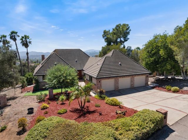 1118 Orangewood Drive, Escondido, CA 92025