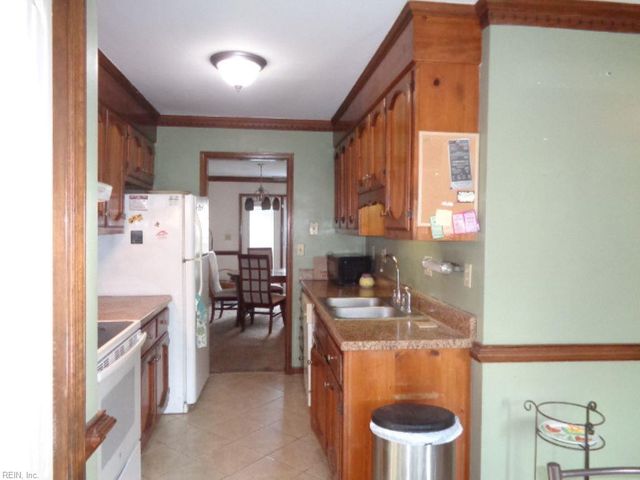 5623 Gates Landing RD, Virginia Beach, VA 23464