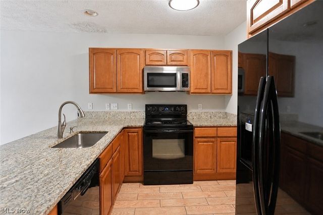 6387 Forest Park Drive, North Ridgeville, OH 44039