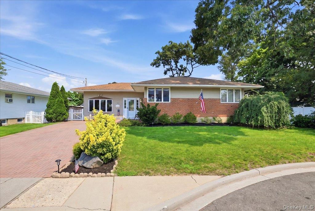 2 6th Avenue, Farmingdale, NY 11735 — photo 2