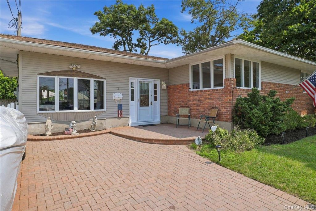 2 6th Avenue, Farmingdale, NY 11735 — photo 3