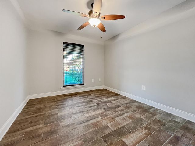 3822 Country View Dr, Baton Rouge, LA 70816