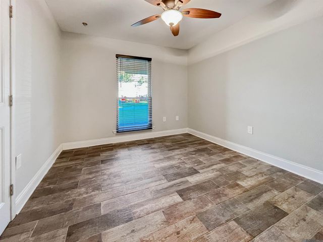 3822 Country View Dr, Baton Rouge, LA 70816