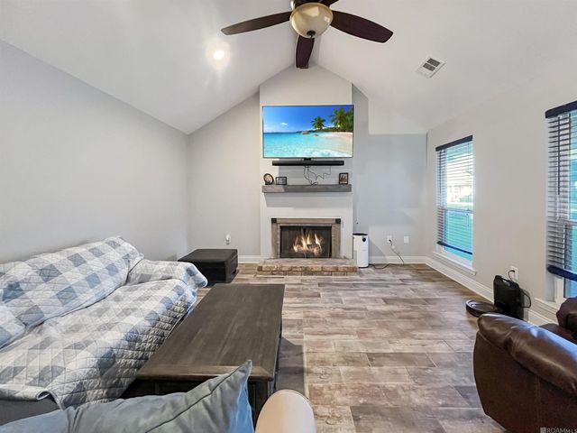 3822 Country View Dr, Baton Rouge, LA 70816