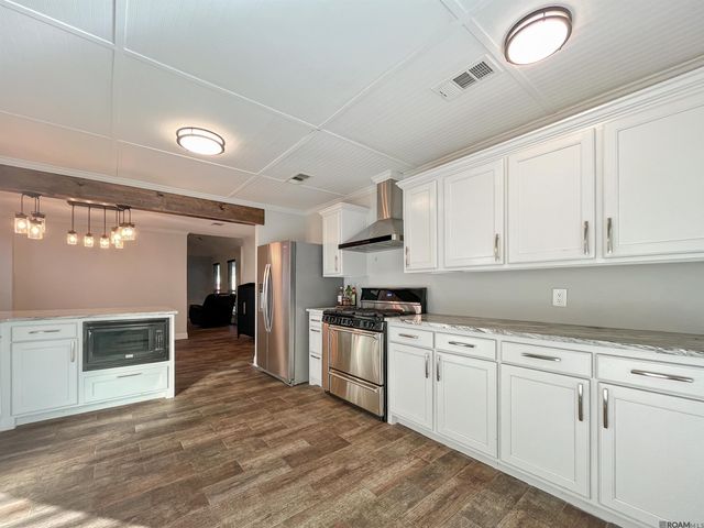 3822 Country View Dr, Baton Rouge, LA 70816